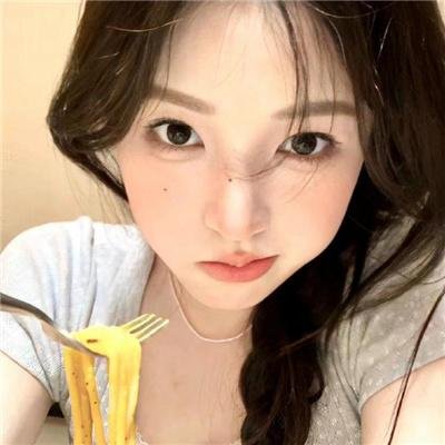 合拍学生妹 海报